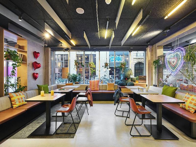 Moxy Paris Bastille image