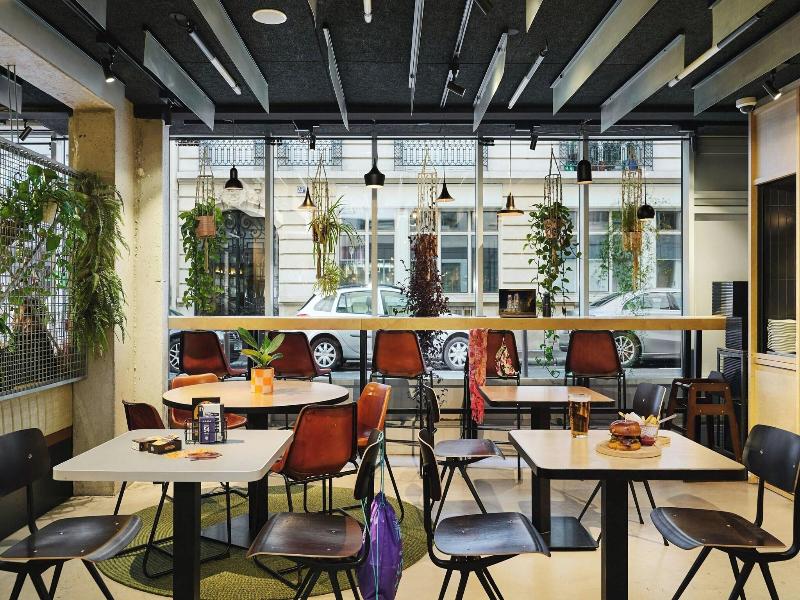 Moxy Paris Bastille image