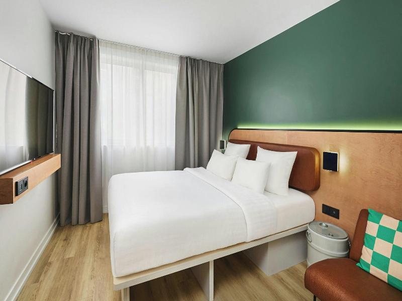 Moxy Paris Bastille image