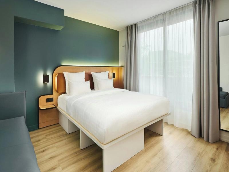 Moxy Paris Bastille image