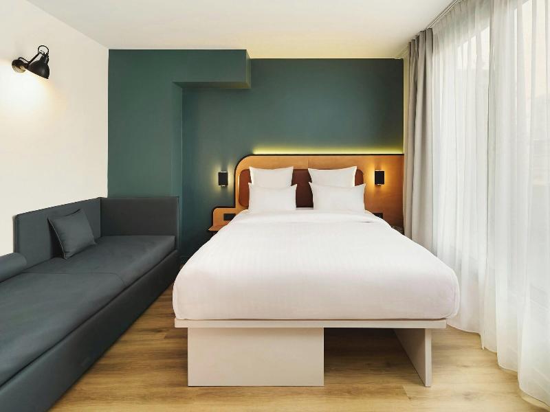 Moxy Paris Bastille image