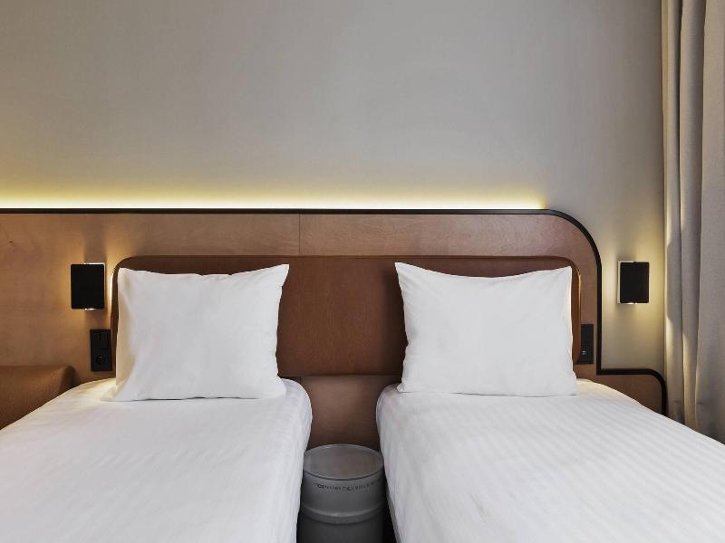 Moxy Paris Bastille image