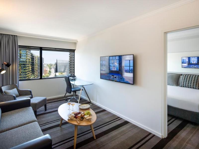 Mercure Sydney image