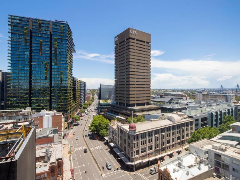 Mercure Sydney image