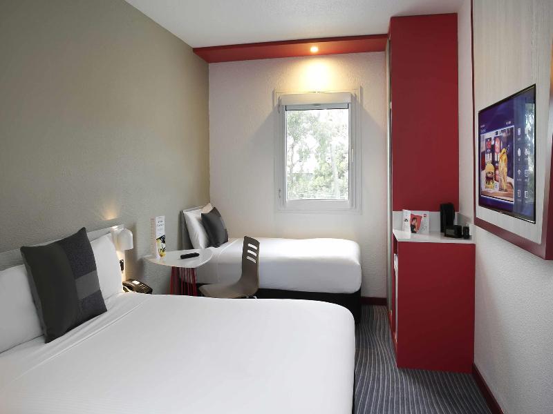 Ibis Sydney Airport image