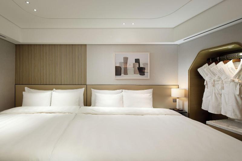 Lotte Hotel World image