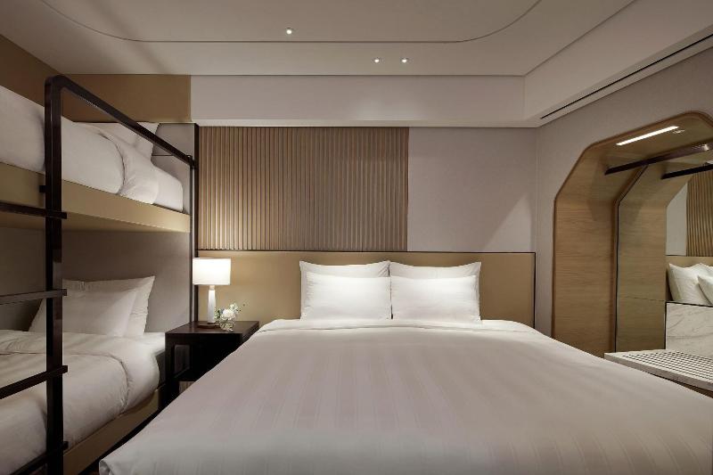 Lotte Hotel World image