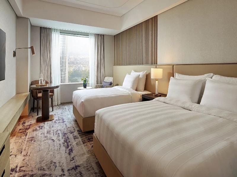 Lotte Hotel World image