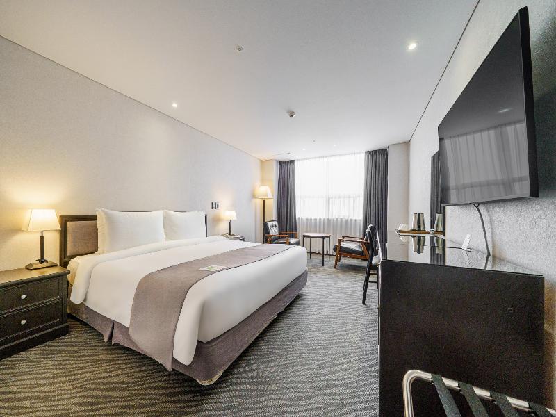 Hotel President image