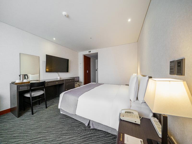 Hotel President image