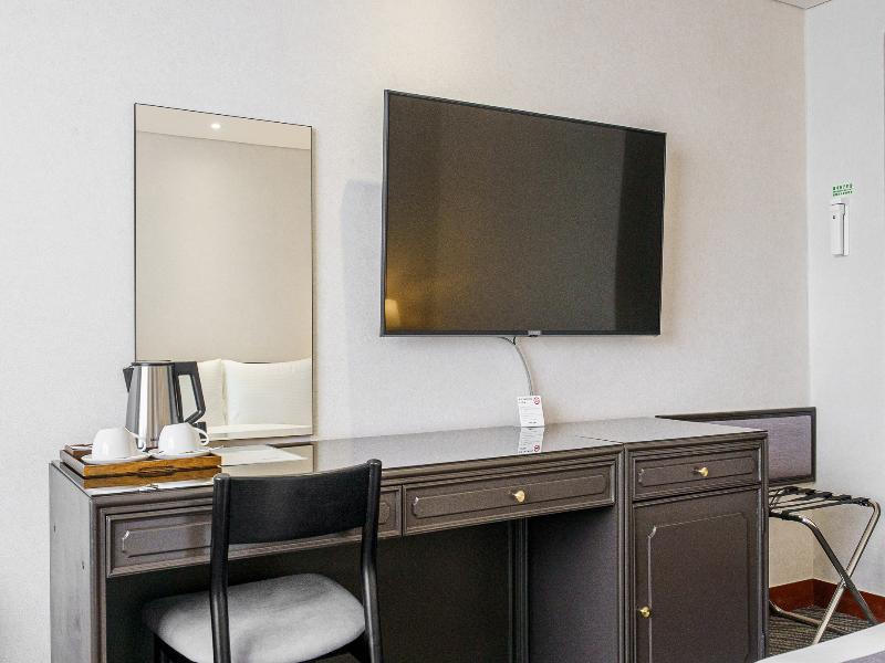 Hotel President image