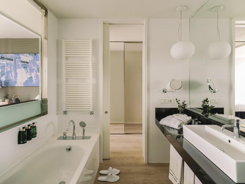Melia Barcelona Sky image