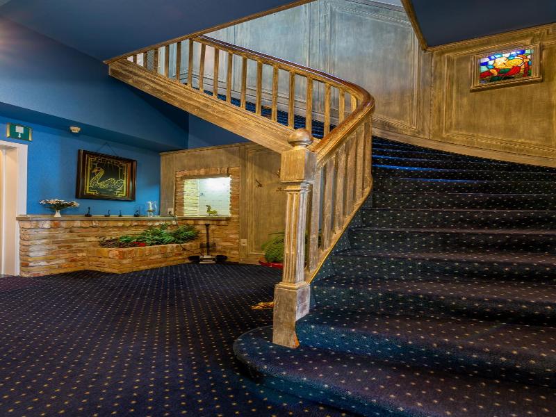 The Black Swan Hotel image