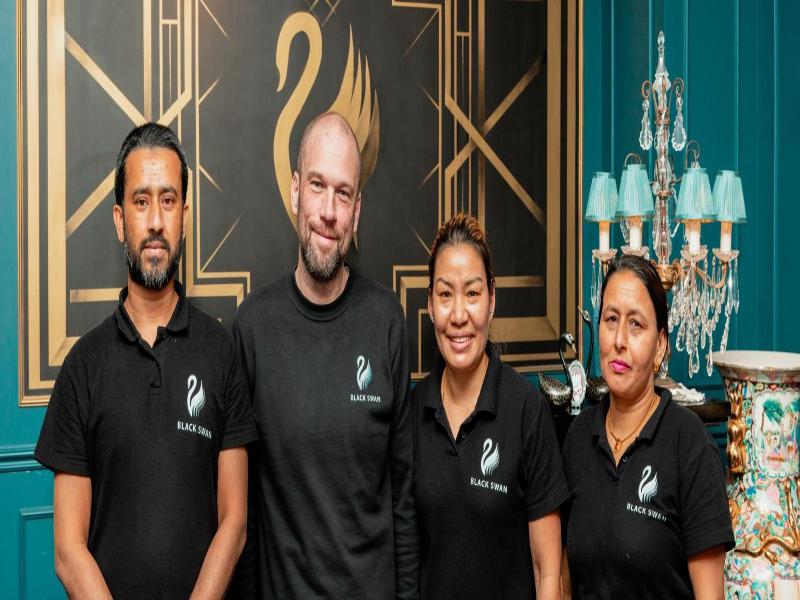 The Black Swan Hotel image