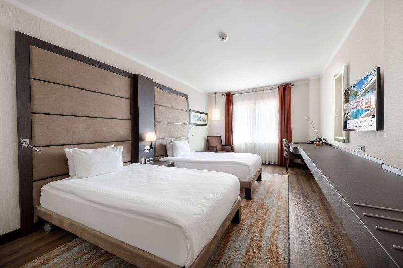 Ramada Plaza By Wyndham Istanbul City Center image