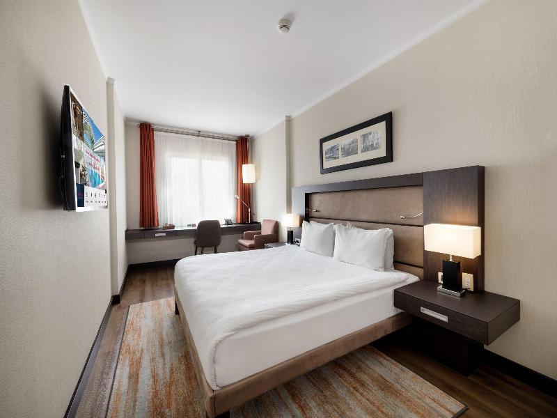 Ramada Plaza By Wyndham Istanbul City Center image