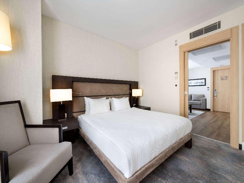 Ramada Plaza By Wyndham Istanbul City Center image