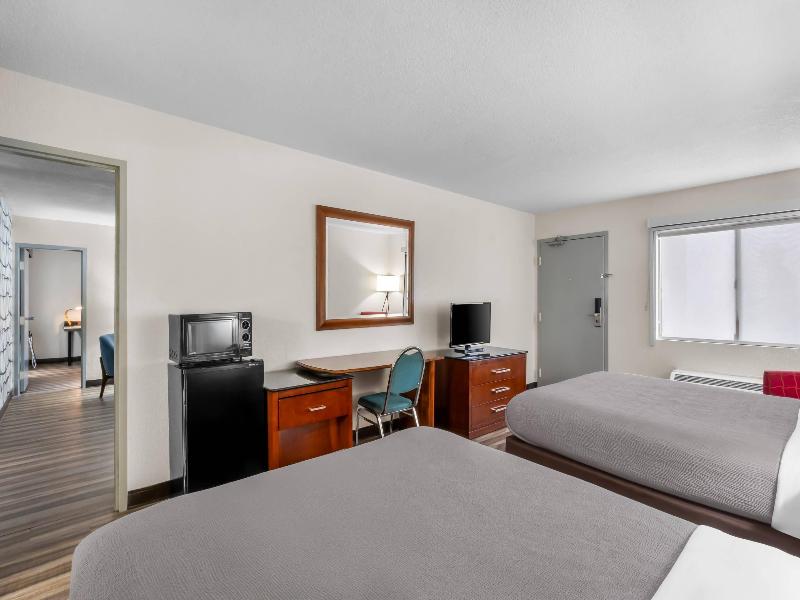 Quality Inn & Suites Lake Havasu City image