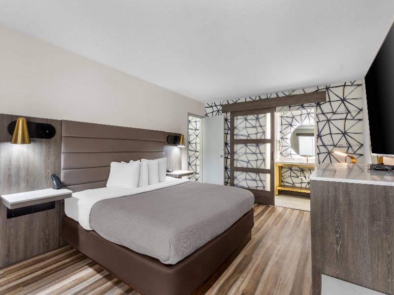 Quality Inn & Suites Lake Havasu City image