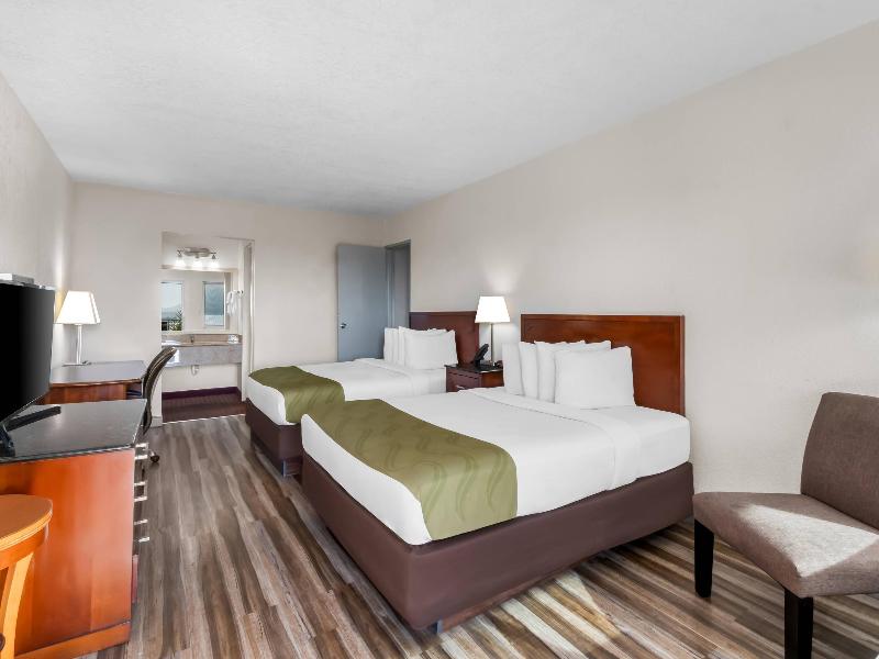 Quality Inn & Suites Lake Havasu City image