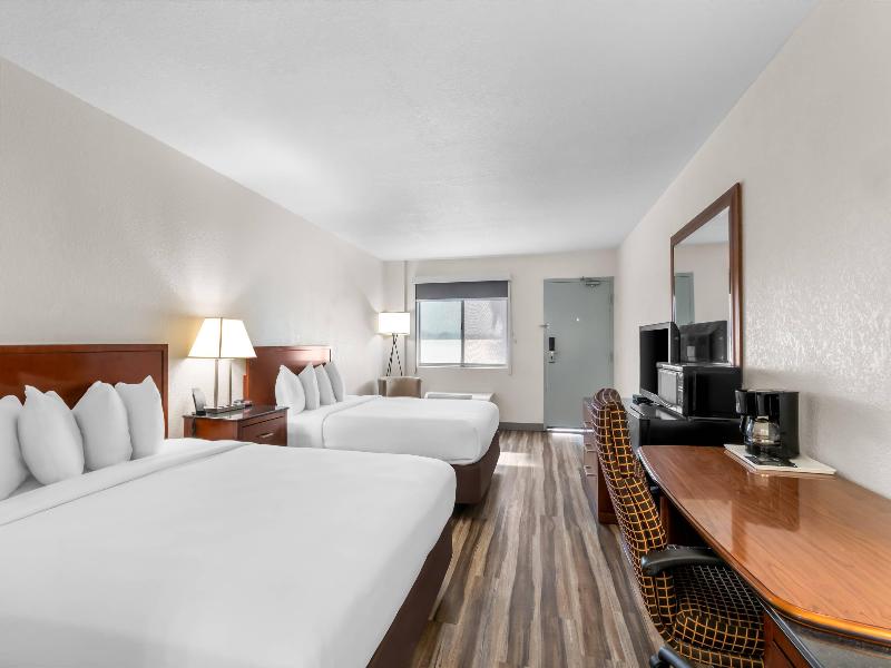 Quality Inn & Suites Lake Havasu City image