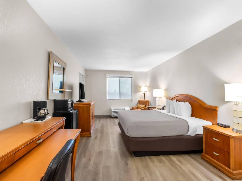 Quality Inn & Suites Lake Havasu City image