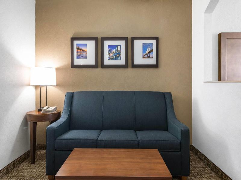 Comfort Suites Baymeadows Near Butler Blvd image