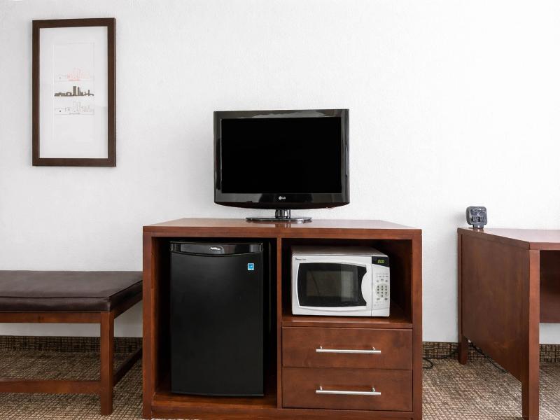 Comfort Suites Baymeadows Near Butler Blvd image