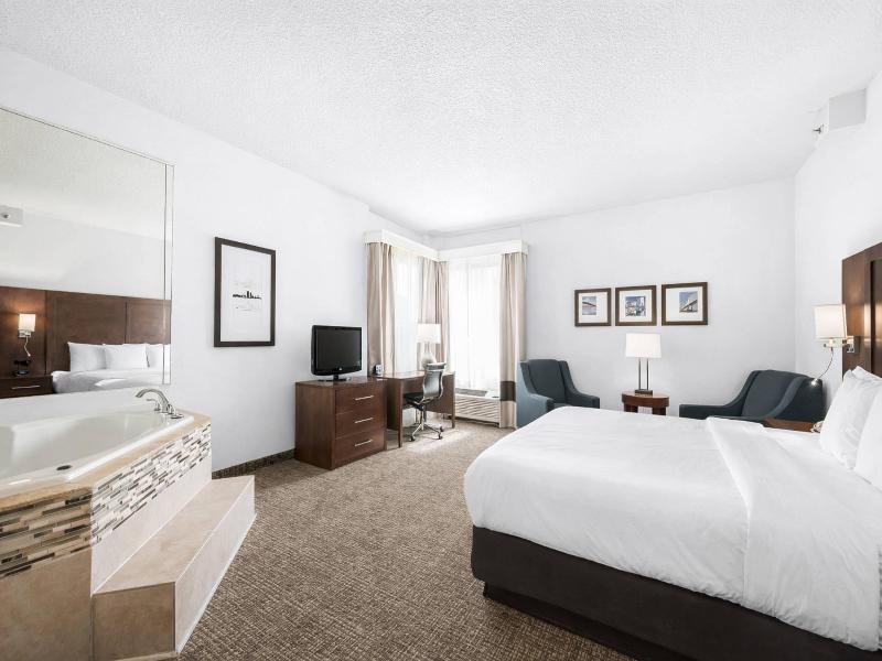 Comfort Suites Baymeadows Near Butler Blvd image