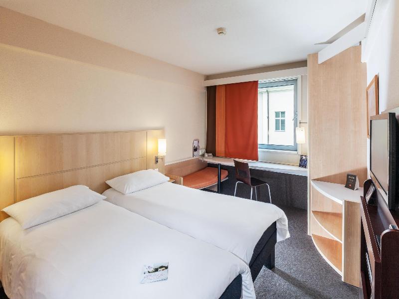 Ibis Praha Wenceslas Square image