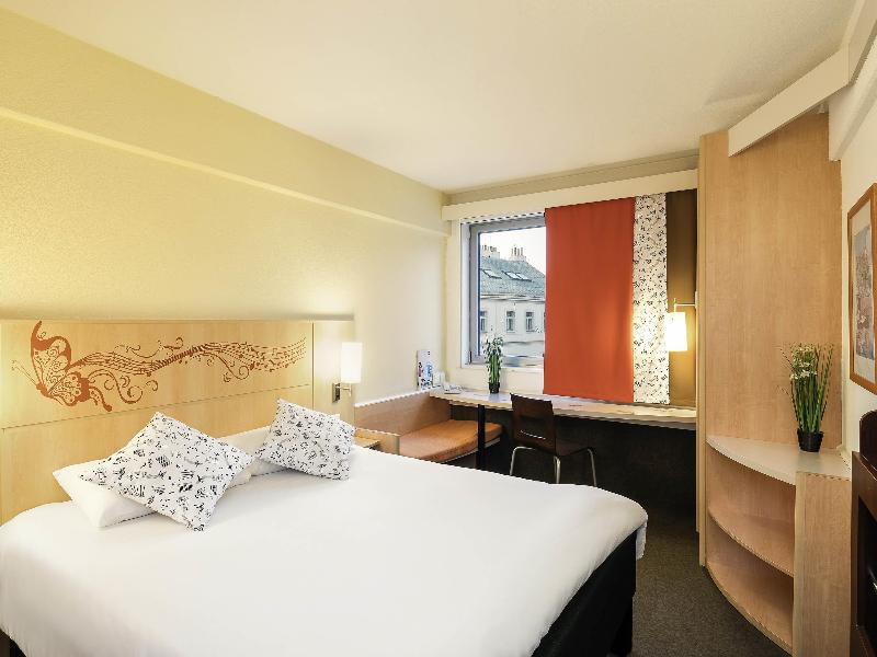 Ibis Praha Wenceslas Square image