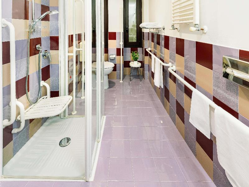 Mercure Roma Piazza Bologna image