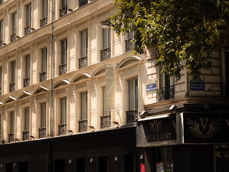 9hotel Republique image