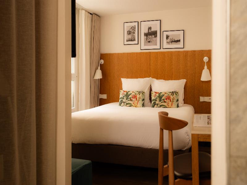9hotel Republique image