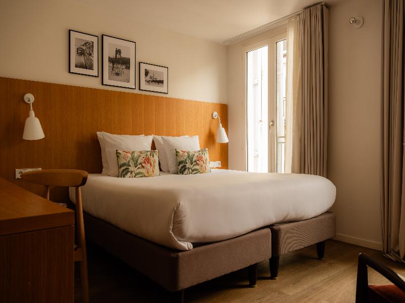 9hotel Republique image