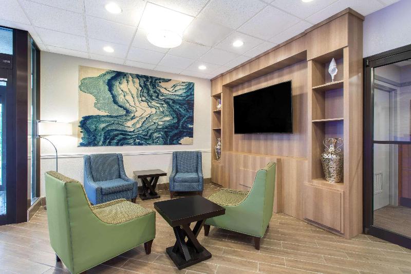 在meiguo.com看到的Days Inn by Wyndham Orlando Convention C的介绍图片