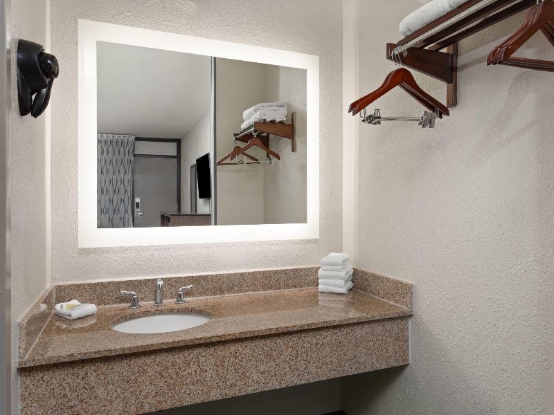 Days Inn by Wyndham Orlando Convention C image