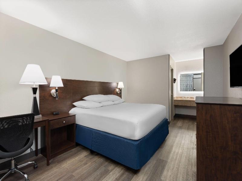 Days Inn by Wyndham Orlando Convention C image