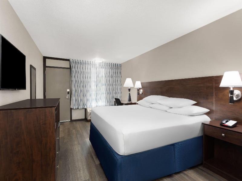 Days Inn by Wyndham Orlando Convention C image