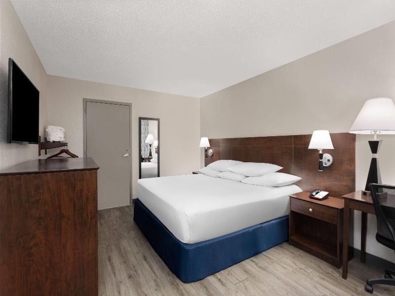 Days Inn by Wyndham Orlando Convention C image