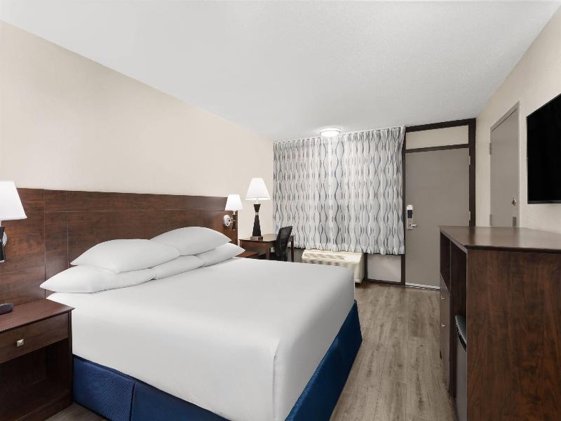 Days Inn by Wyndham Orlando Convention C image