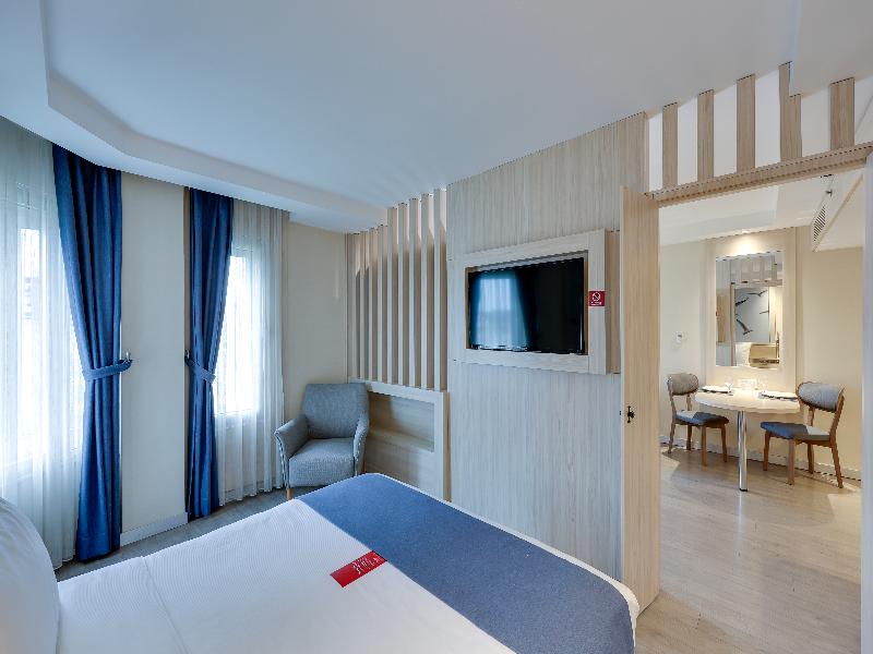 Ramada by Wyndham Istanbul Old City image