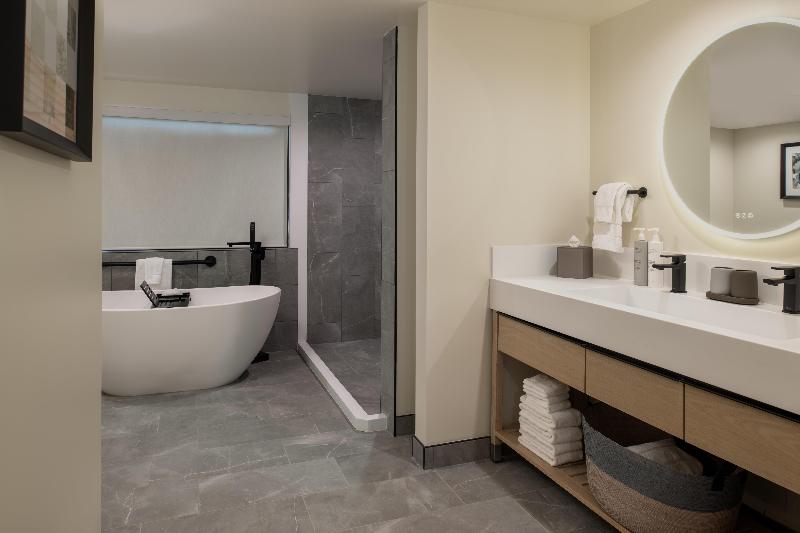Casa Mani Resort Napa Valley, Curio Collection image