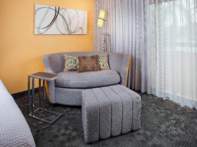 Courtyard Miami Airport West/Doral image