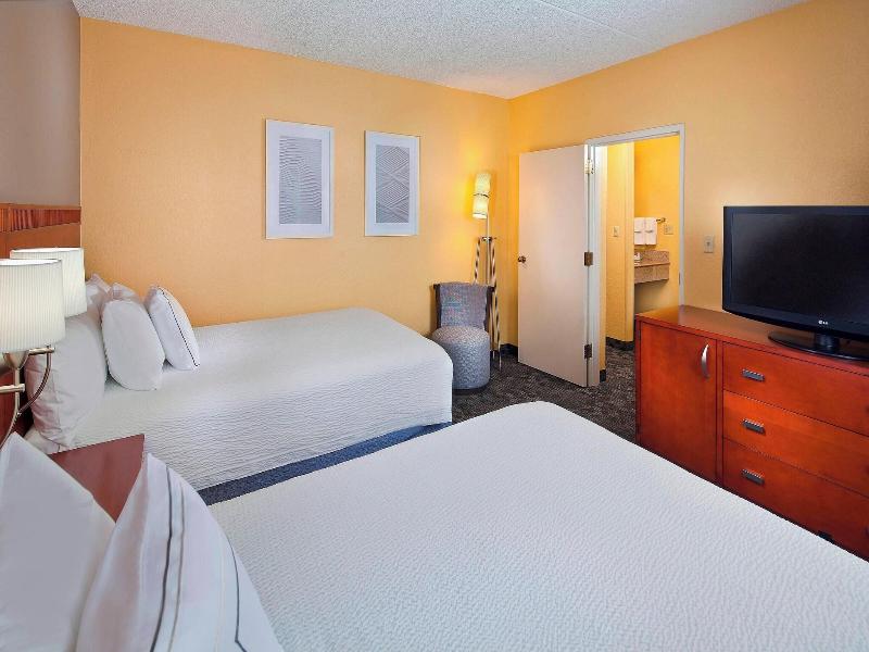 Courtyard Miami Airport West/Doral image