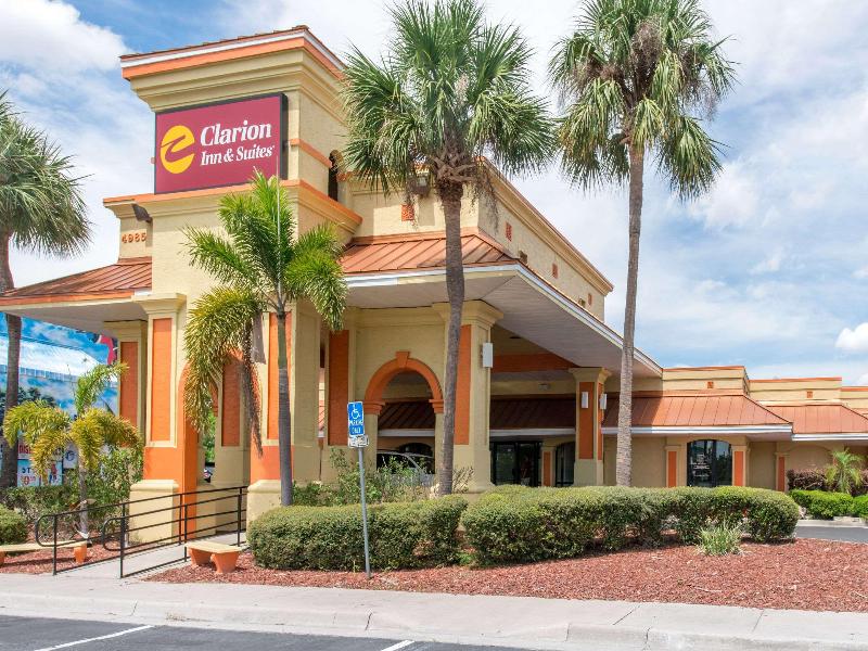 Clarion Inn & Suites Kissimmee Lake Buena Vista S image