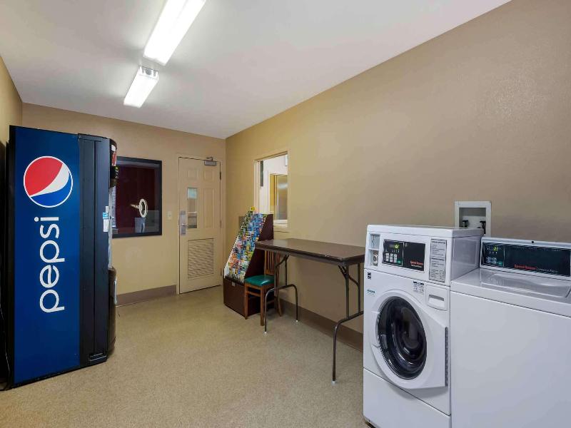 Extended Stay Deluxe Universal image