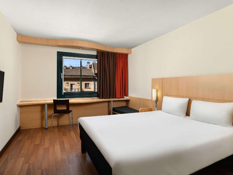 Ibis Styles Budapest Heroes Square image