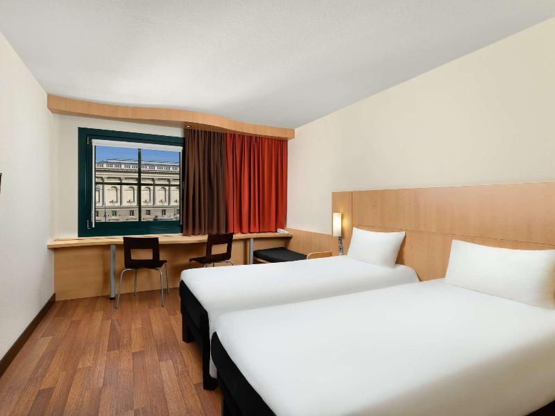 Ibis Styles Budapest Heroes Square image