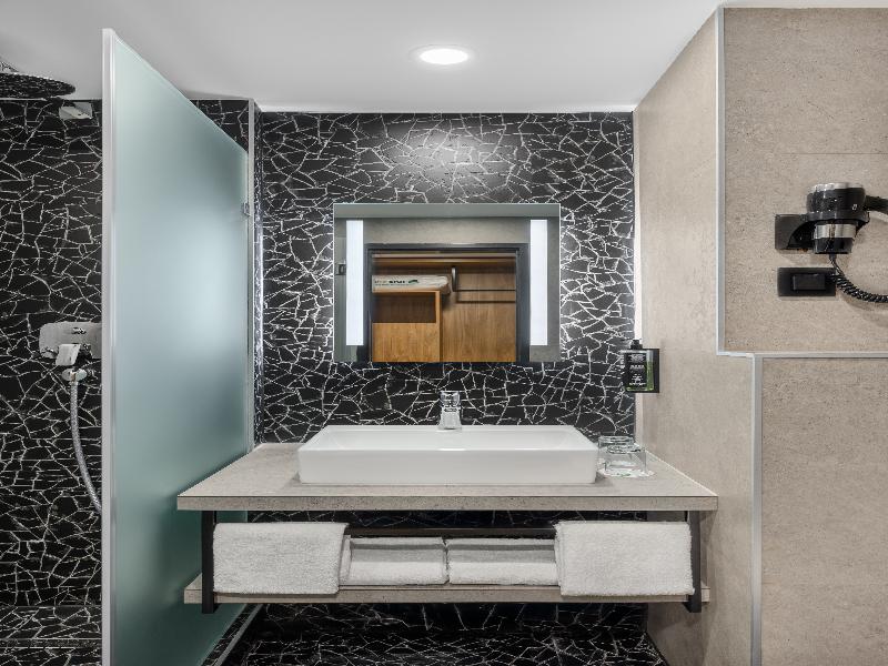 Ibis Styles Budapest Heroes Square image